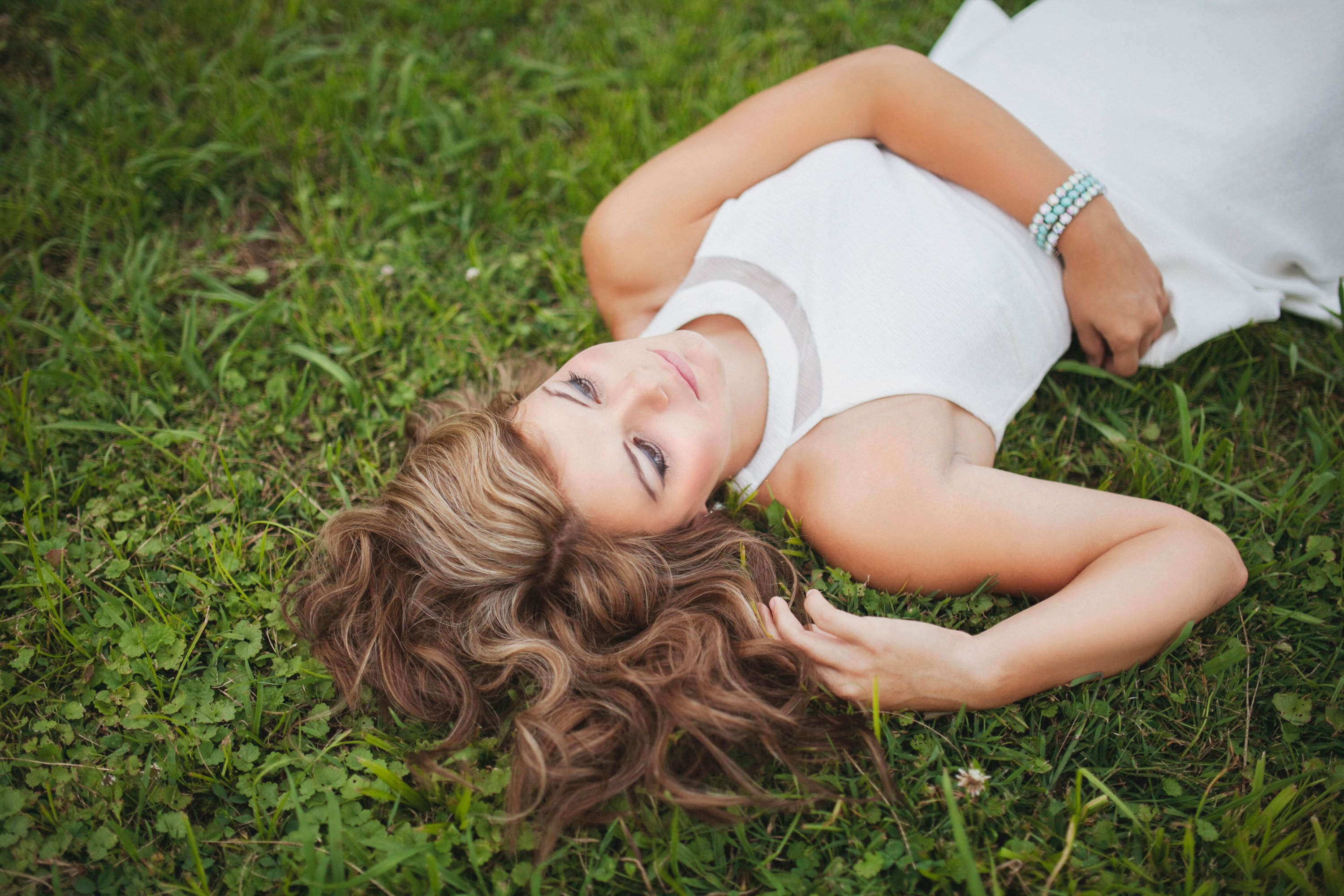 Vibrant senior portraits by KC Photography