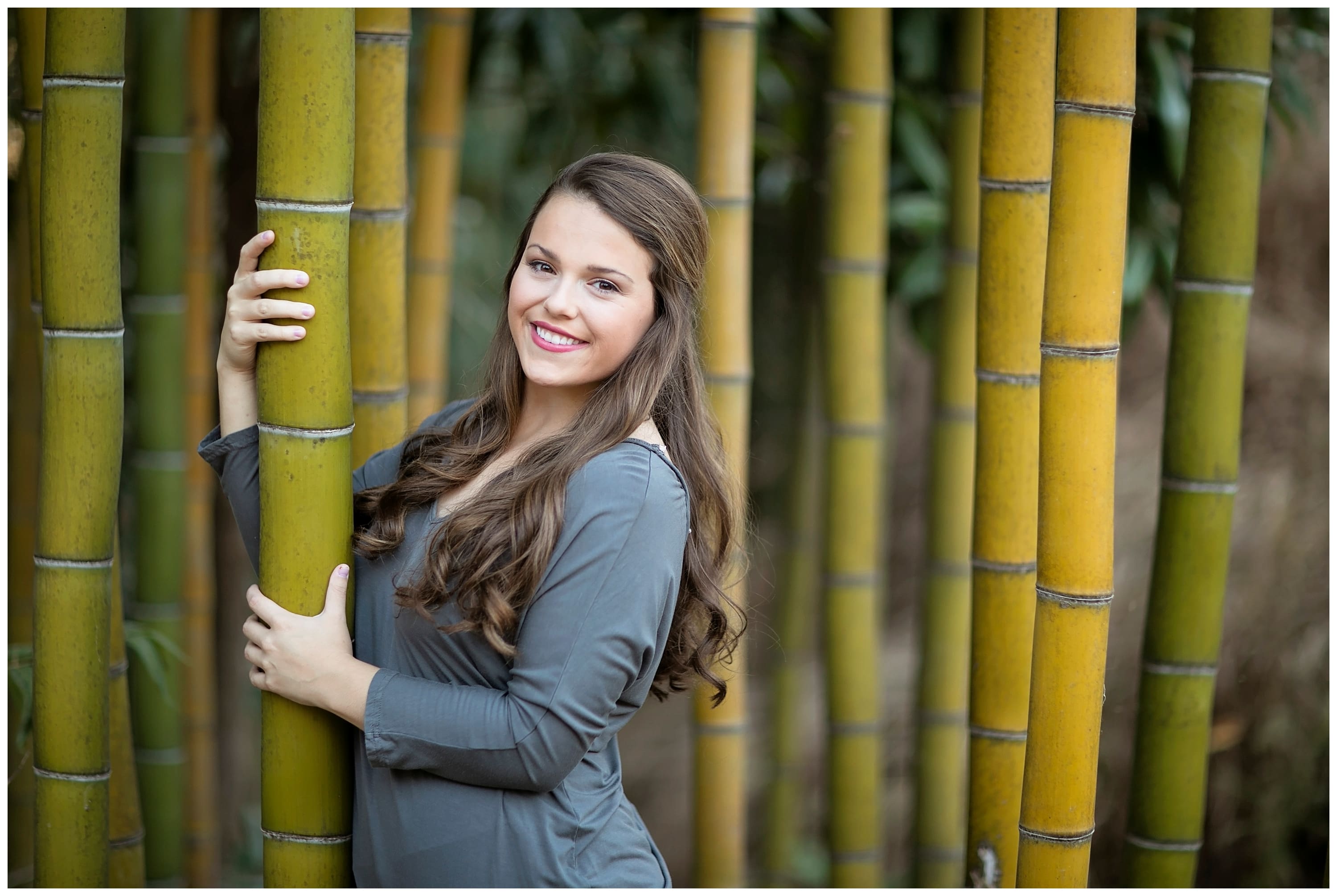 senior portrait pose